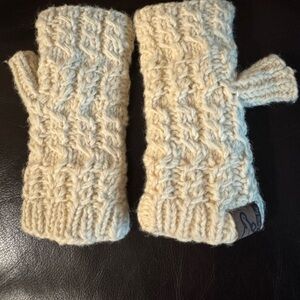 Cozy Cream Knit Fingerless Gloves